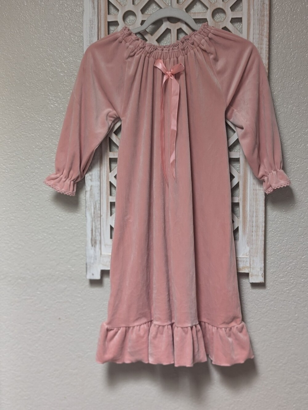 Sisa Chaska girls sz 130 (7-9 yrs) pink velvet nightgown Victorian classic soft